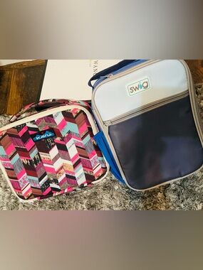 KAVU Women's Pink Chevron Lunch Bag - Insulated Carry